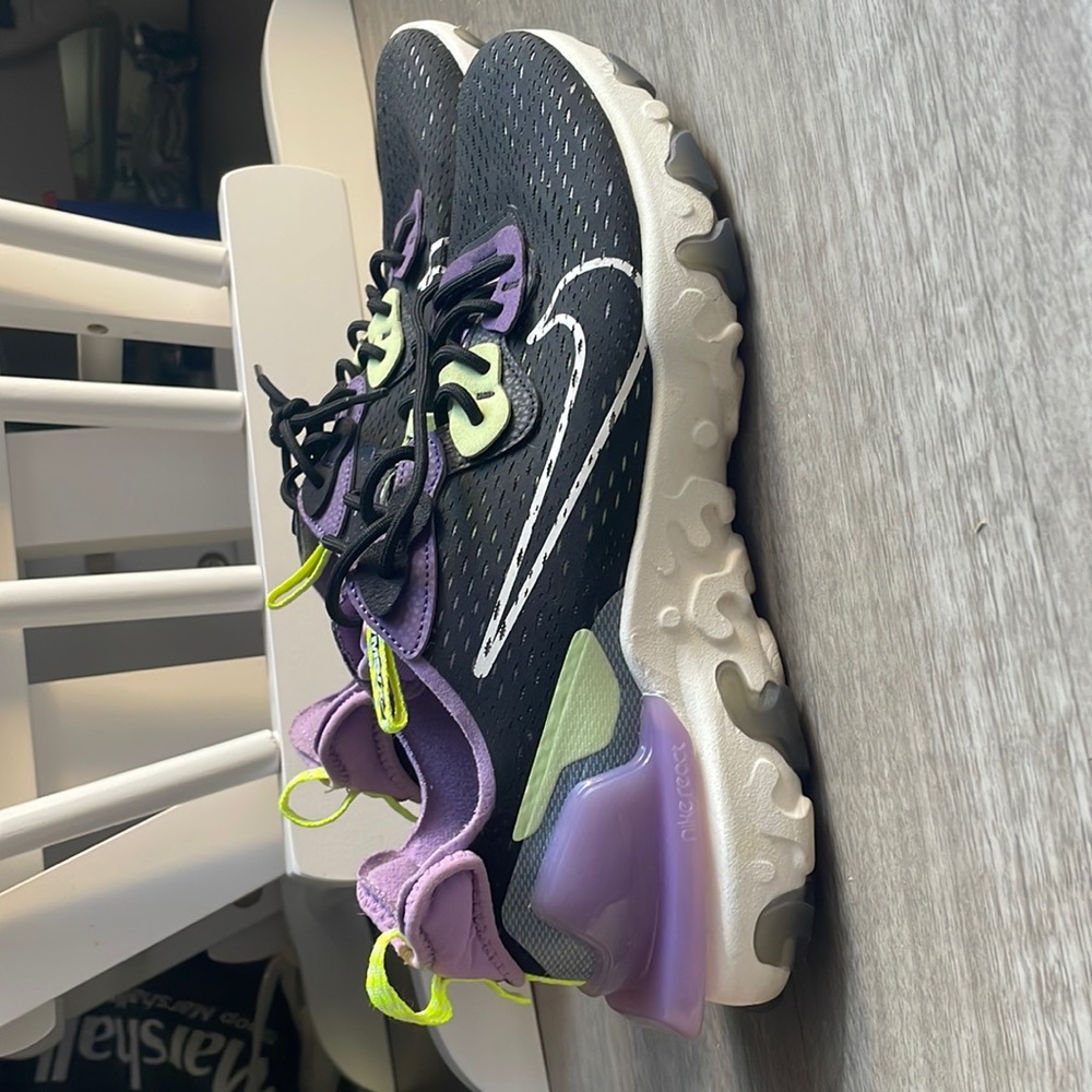 Nike tennis shoes